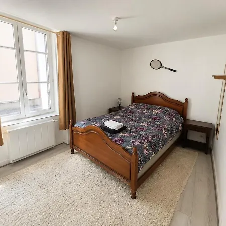 Appartement Le Logis Du Chateau En Rez-de-jardin Au Coeur Du Lude *